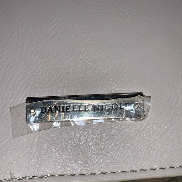 Danielle Nicole crossbody purse - Picture 8 of 15